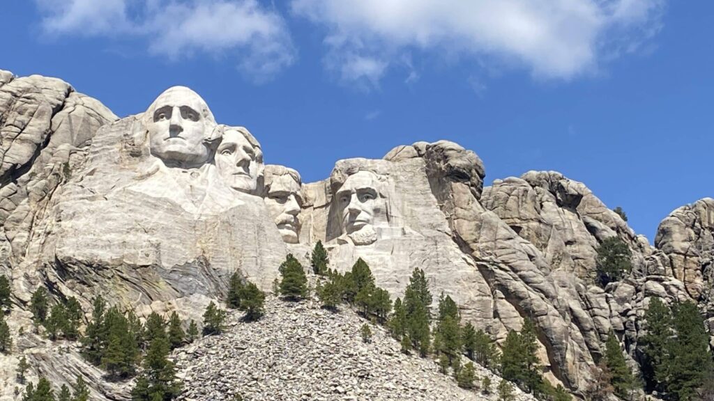 View of Mount Rushmore on a sunny day