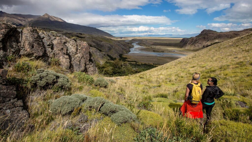 Two women on a hiking tour in Argentina's Patagonia region